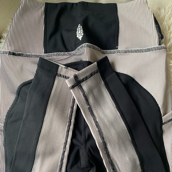 NEW! Free People Hardin Cardio Legging - Picture 5 of 6